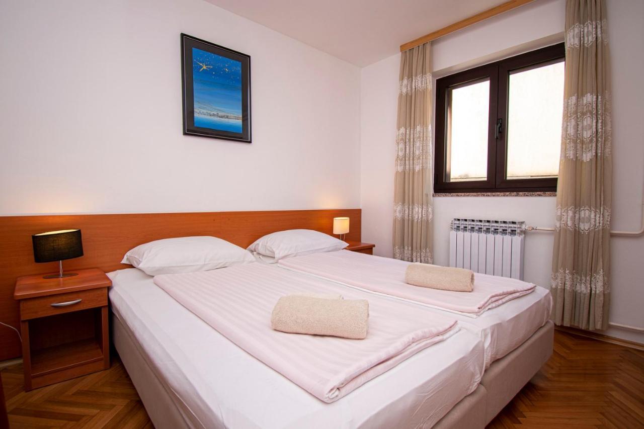 Holiday Apartment 50M From The Beach Pjescana Uvala Exterior foto