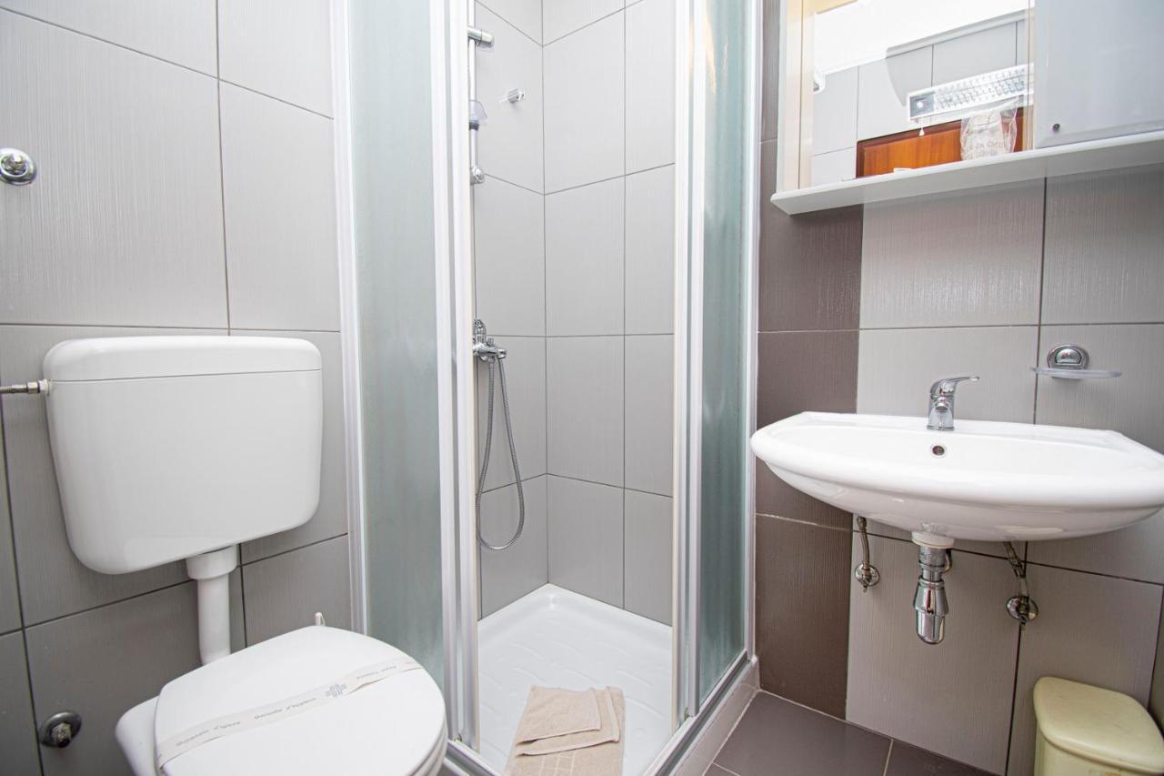 Holiday Apartment 50M From The Beach Pjescana Uvala Exterior foto