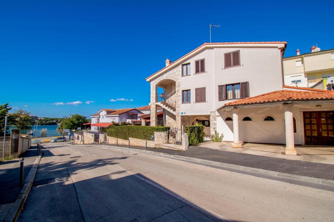 Holiday Apartment 50M From The Beach Pjescana Uvala Exterior foto